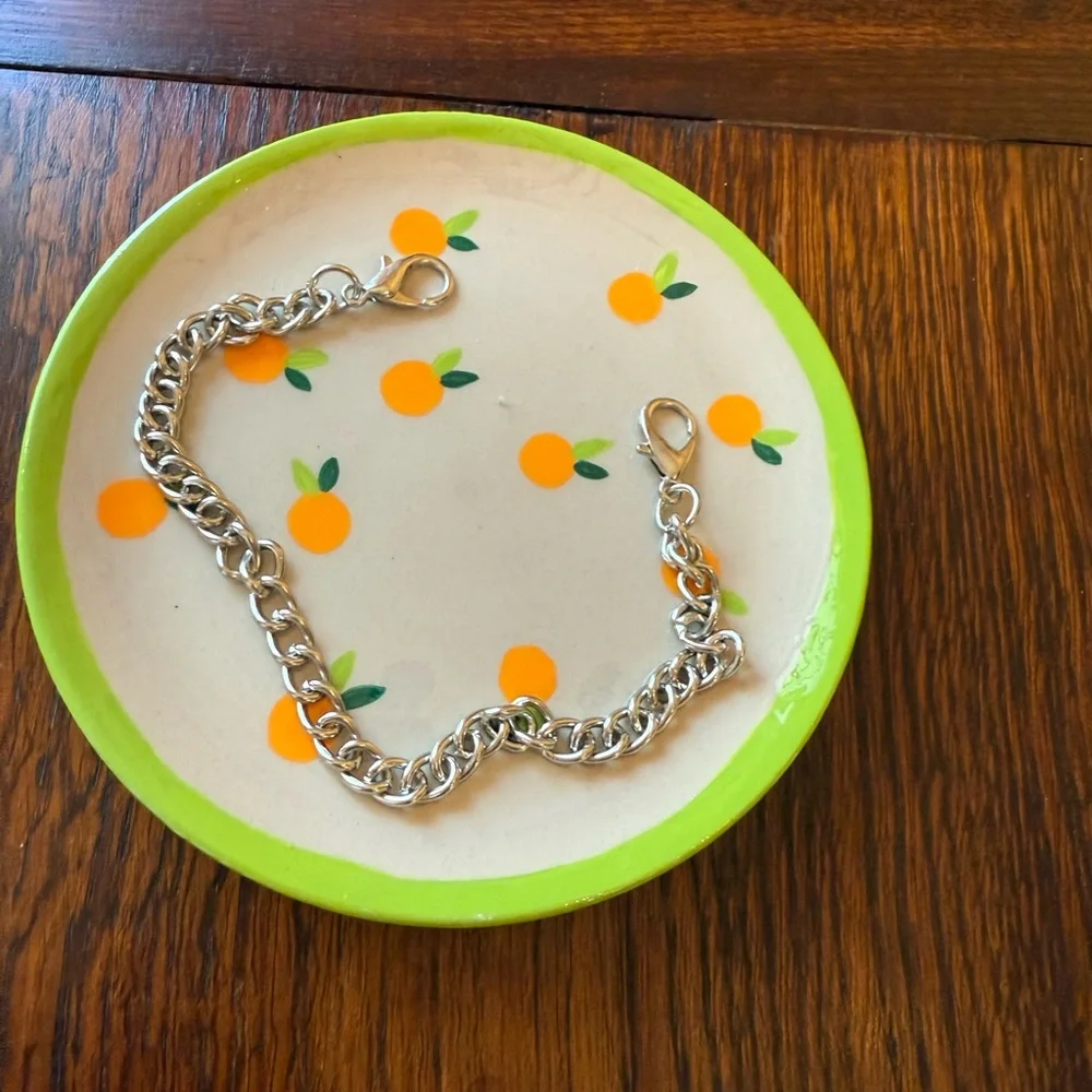 N/A silver chain